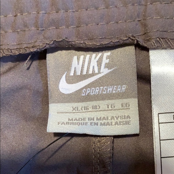 NWT Nike Beyond Bermuda Low-Rise Training Shorts - Picture 4 of 10